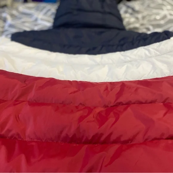 TOMMY HILFIGER PUFFER JACKET (USED less than 5 times)